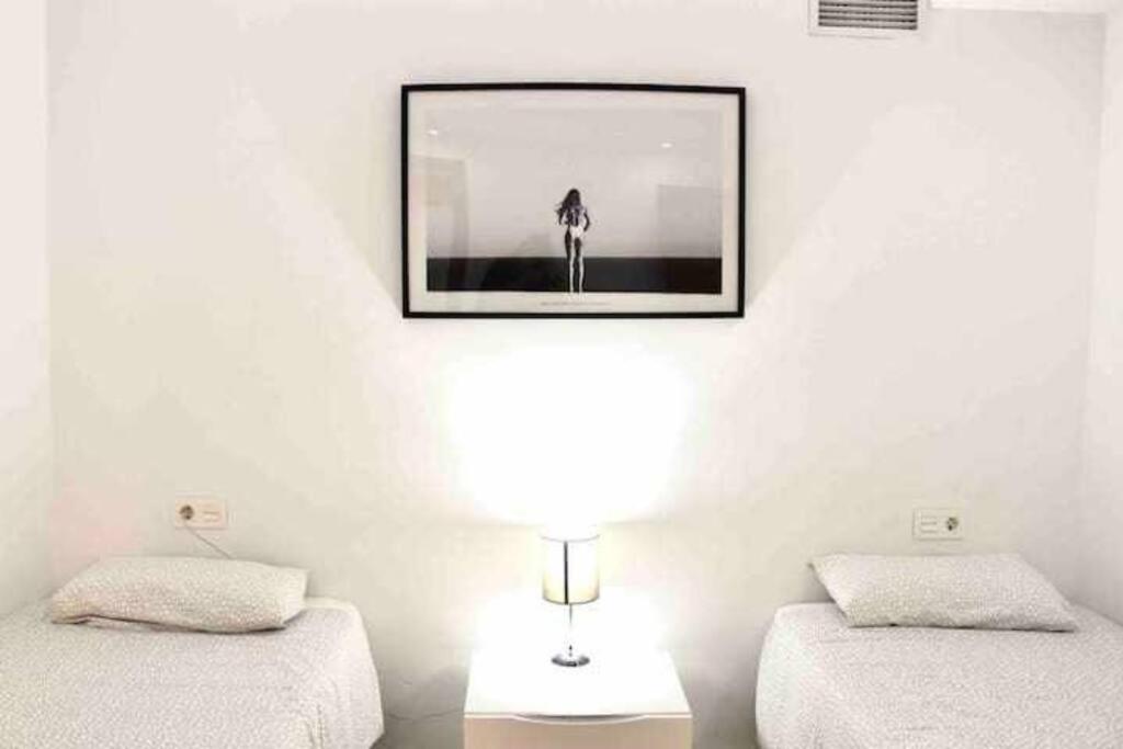 Apartament Large Modern Beach Front Apartment, Rooftop Pool!!
