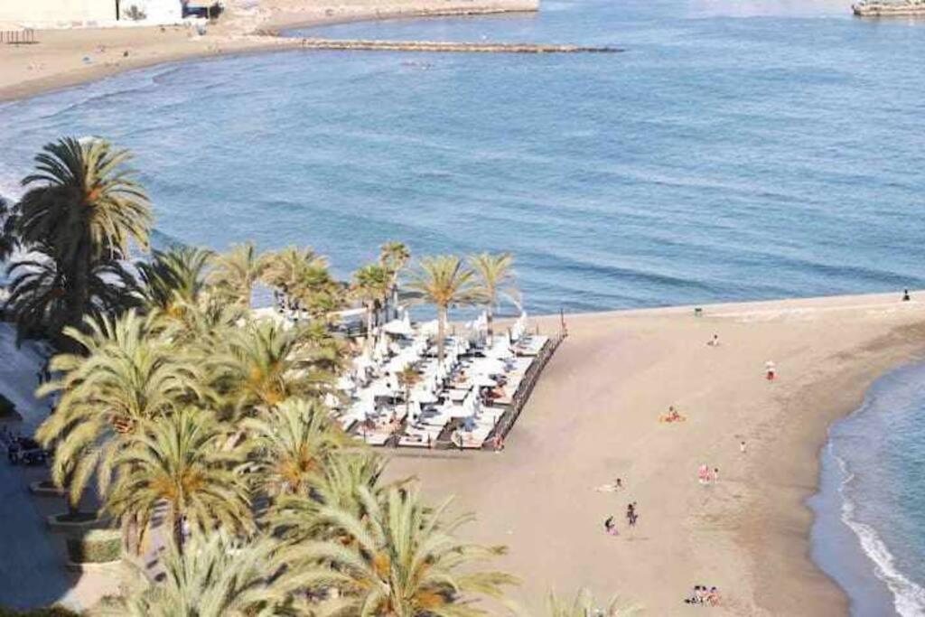 Large Modern Beach Front Apartment, Rooftop Pool!! Apartament Marbella